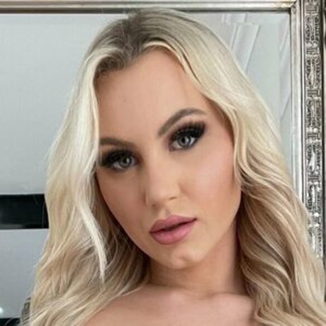 lunarae leaked onlyfans pictures