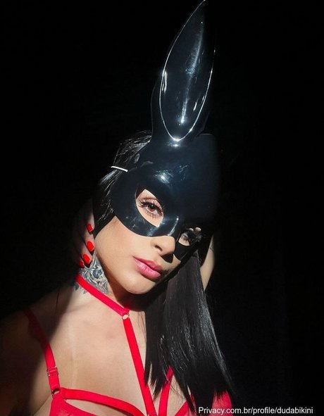 Duda Mesquita topless onlyfans