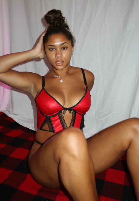 katieswrdvip onlyfans strip tease