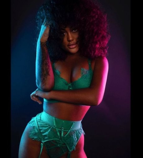 Marlie Lewis naked onlyfans