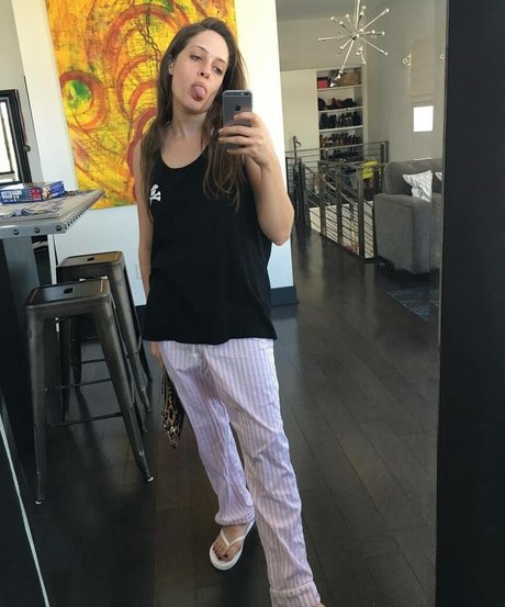 Carly Chaikin onlyfans leaked nudes