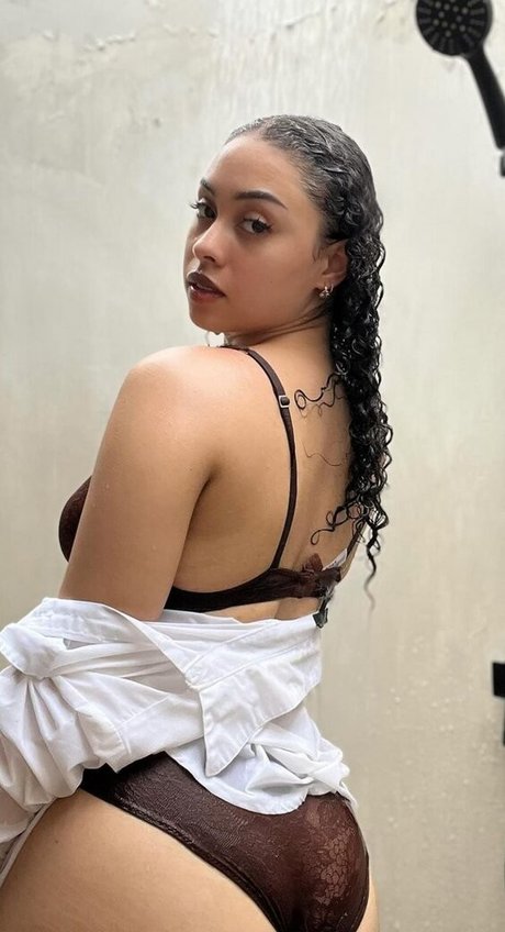 Arielle Tara onlyfans fuck