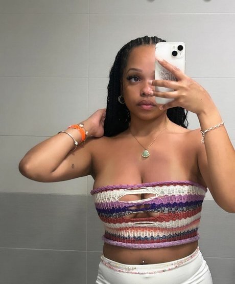 curvy shemale onlyfans free sex self-portrait