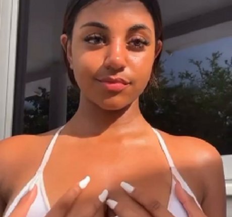 Juliethofl onlyfans sexy