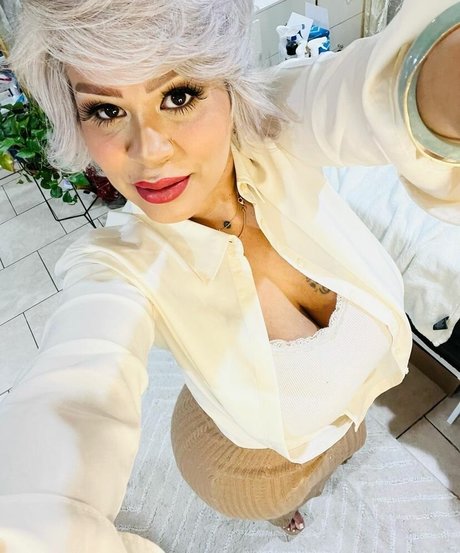 Myra La Chula onlyfans pics