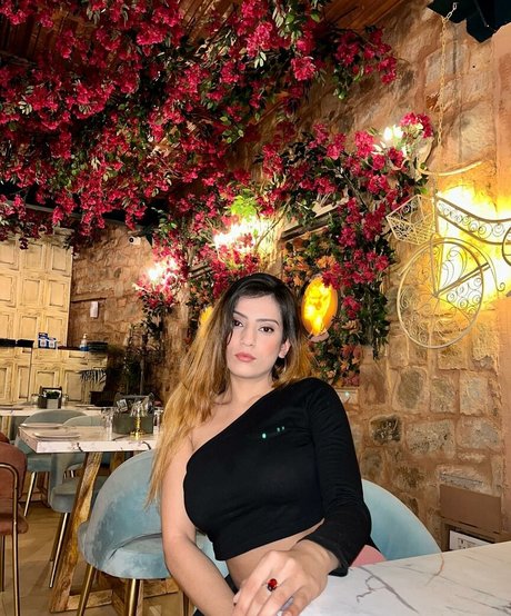 Akshita Dutta onlyfans naked