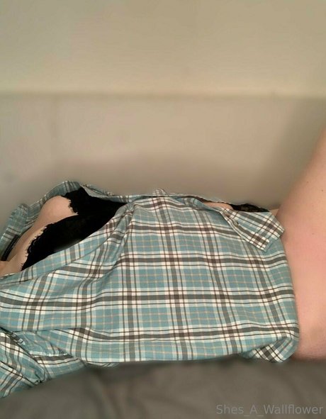 shes a wallflower onlyfans leaks