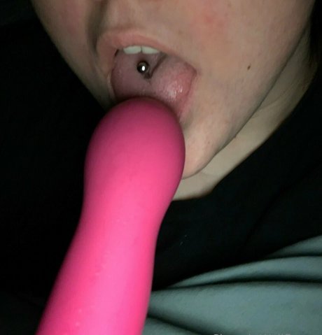 shes a wallflower onlyfans leaked