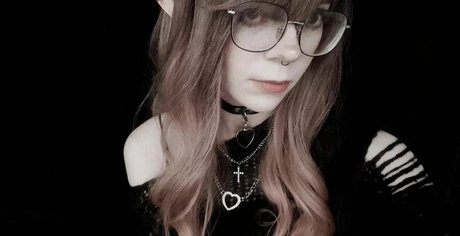 Porcelain Ghoul nudes only fans