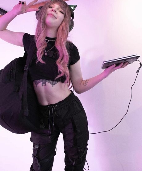 Porcelain Ghoul hot onlyfans