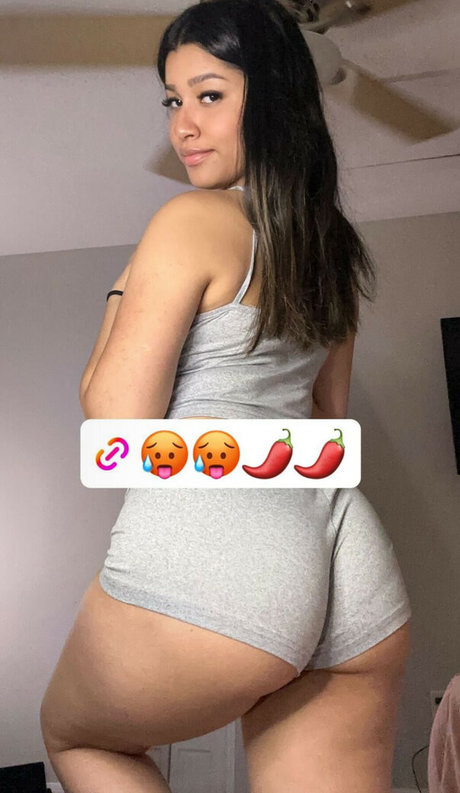 Niya Santia onlyfans leak