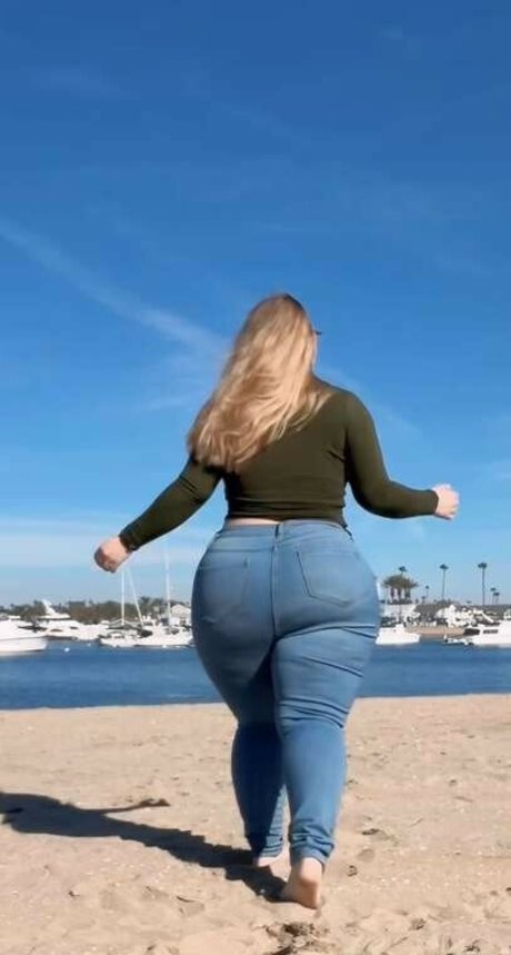 Curvy Krysta fans only