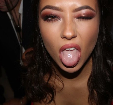 Lydia Harrison onlyfans leak ass