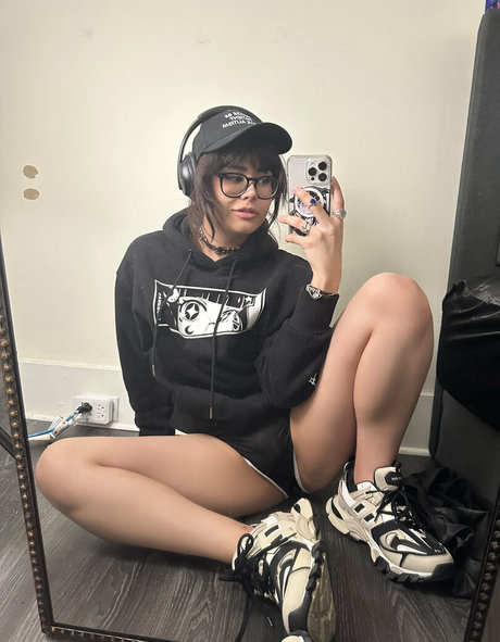 KianaVi onlyfans model photo