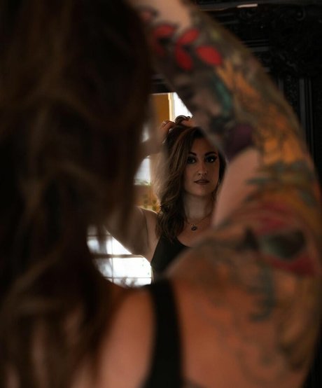 Dani Standring onlyfans nude tits