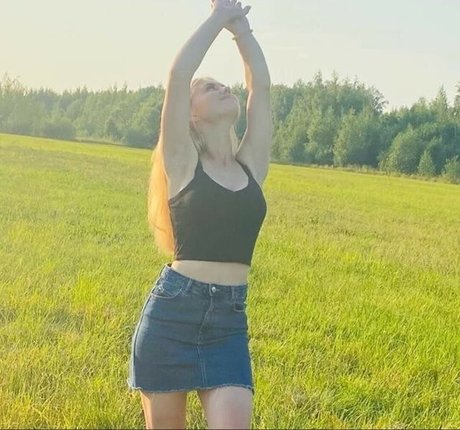 blue energy_ onlyfans striptease