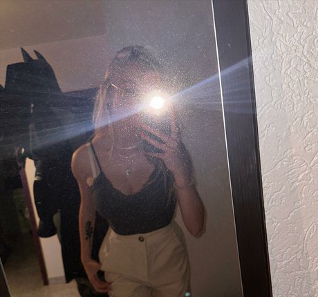 blonde vivi onlyfans xxx