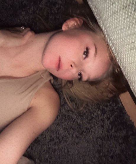 blonde vivi naked onlyfans