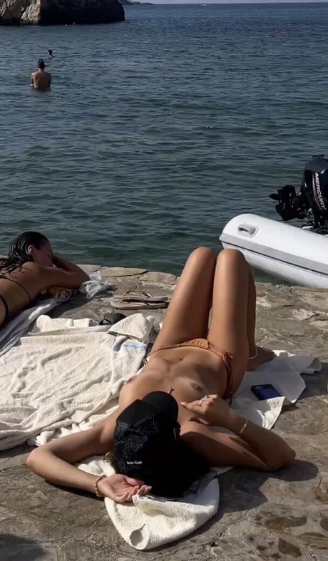 Sarah Kohan nude onlyfans leak