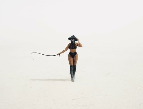 La Reina Shaw onlyfans sexy