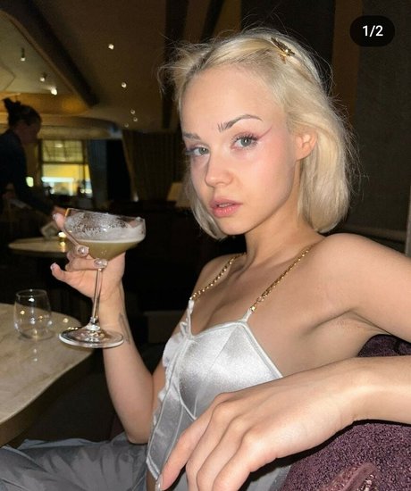 Veroniquepoland naked onlyfans