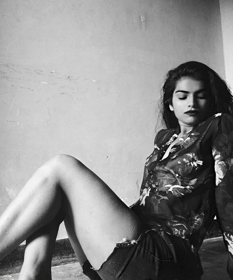 Nidhi Goel nude only fans