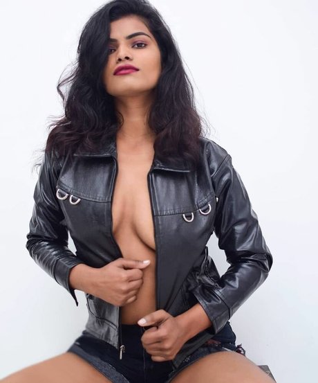 Nidhi Goel onlyfans photos