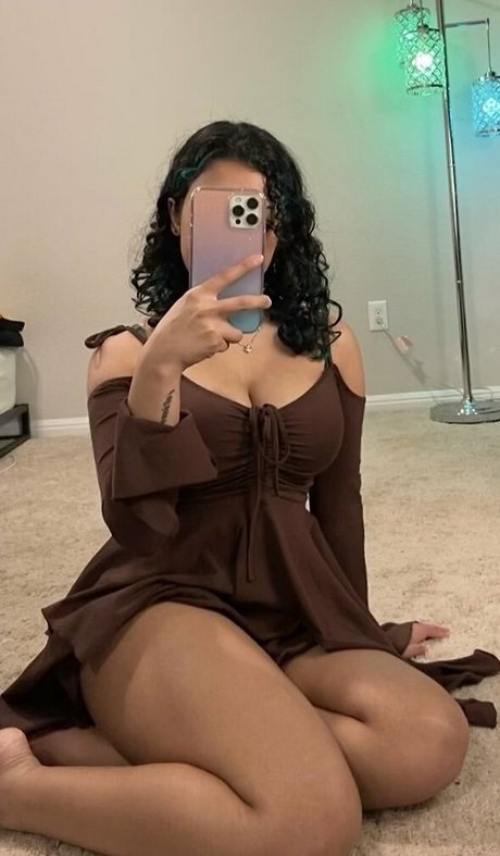 Hinederegf onlyfans model