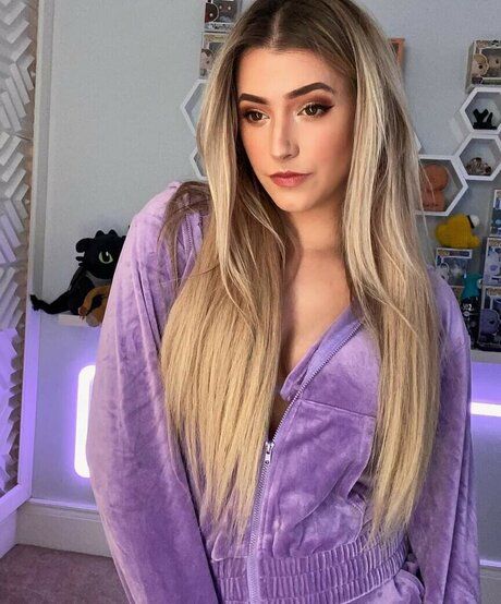 SweetTails naked onlyfans