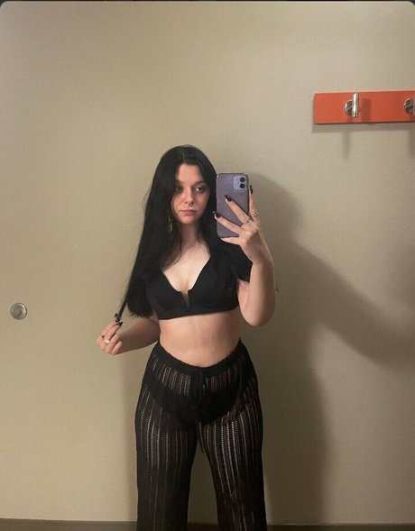 BabyDana onlyfans strip tease