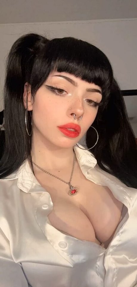 Emma Langevin topless onlyfans