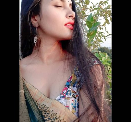 Aarohi Verma onlyfans photos