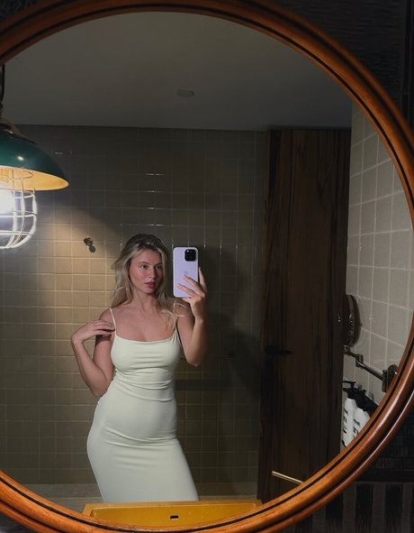 sophmoreschoolgirl only fans