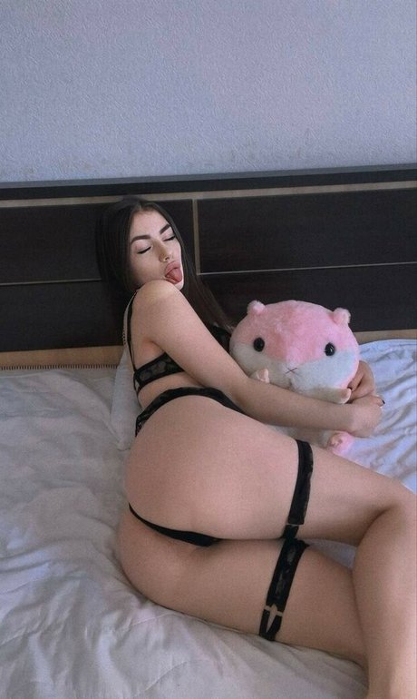 girlsoodaa onlyfans striptease