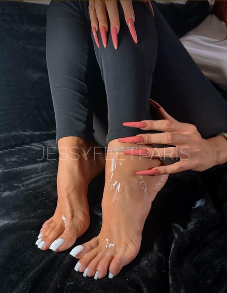 Jessyfeetparis onlyfans model photos