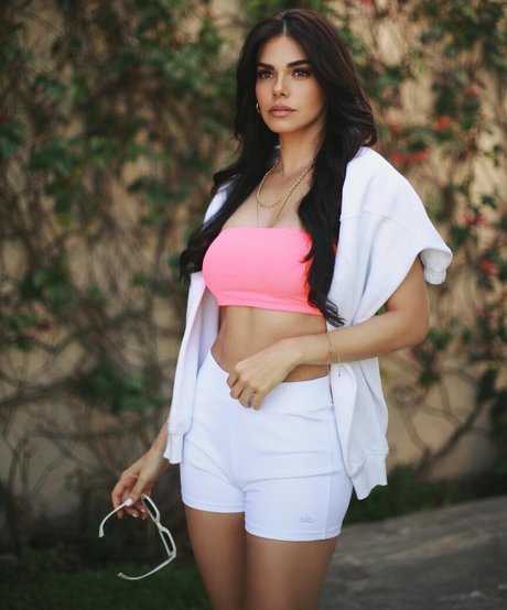 Livia Brito nude onlyfans