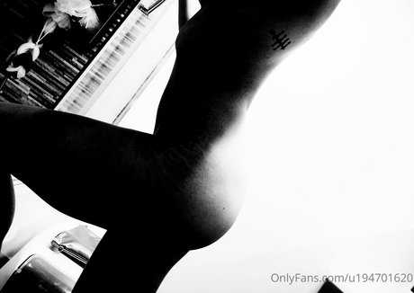 bloom666 onlyfans leak ass