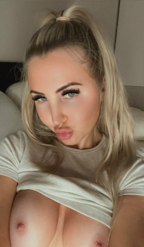 HaleyySmith onlyfans posts