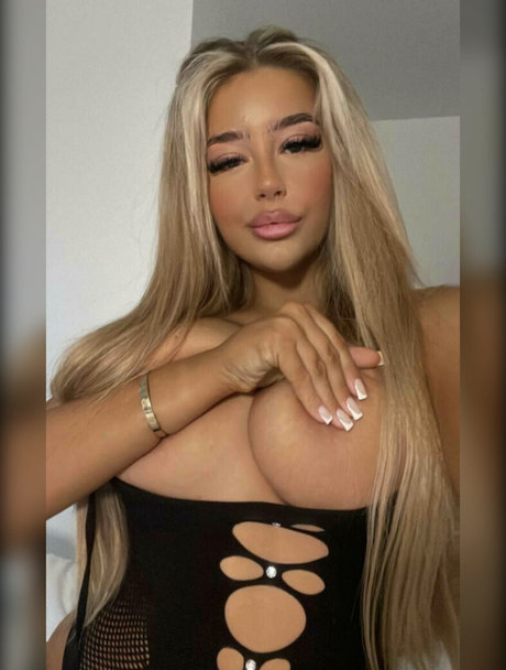 Ela Charlotte onlyfans post