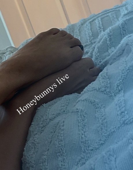 itshoneybunny2022 onlyfans naked pics