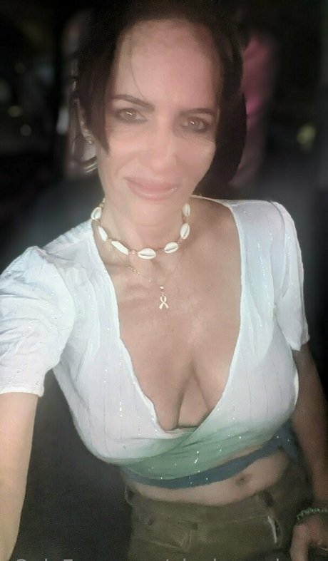 ainsley adams leaked onlyfans content