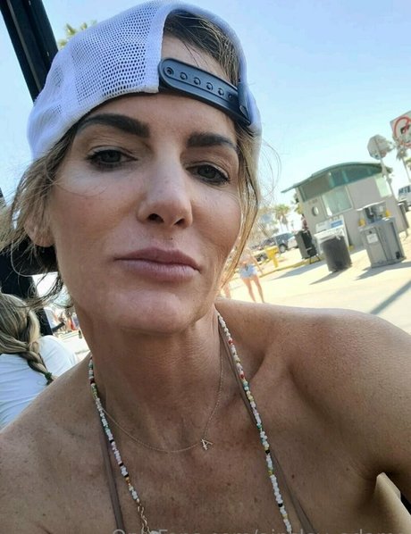 ainsley adams onlyfans leak nudes