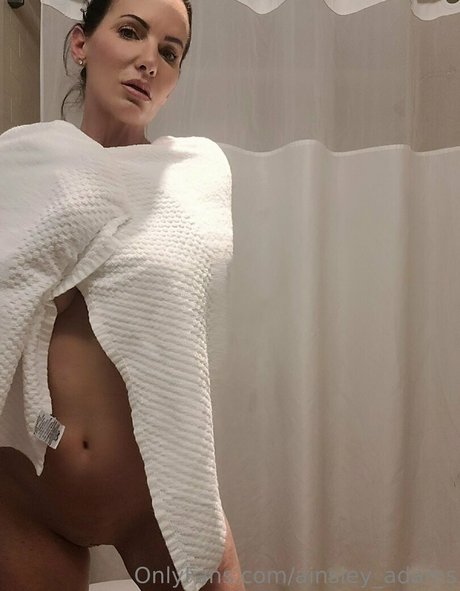 ainsley adams naked onlyfans leaked