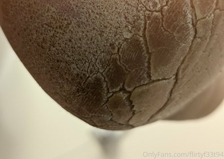 flirtyf33t94 onlyfans leaks