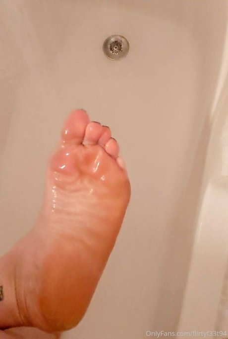 flirtyf33t94 onlyfans leaked