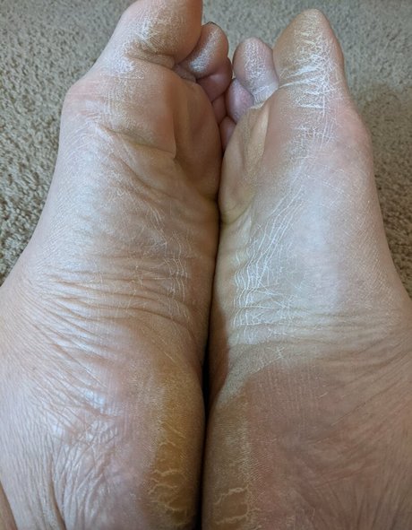 flirtyf33t94 onlyfans strip tease