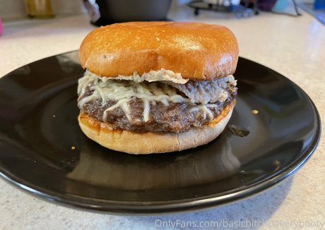 basicbitchbakerybooty onlyfans leak sex