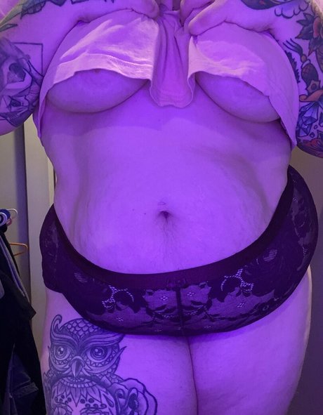 thicc n spooky onlyfans picture