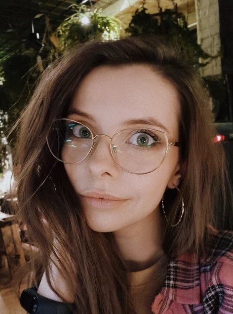 zelenaya zlaya nude onlyfans