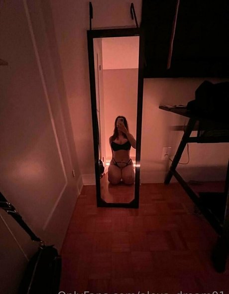 alexa dream01 naked onlyfans pics
